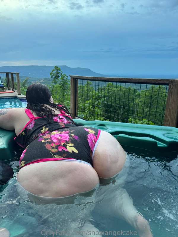 Should I go skinny dipping? 😋 