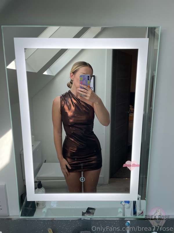 I’m going out out tonight 💃  Who’s buying me a drink? 😘 3