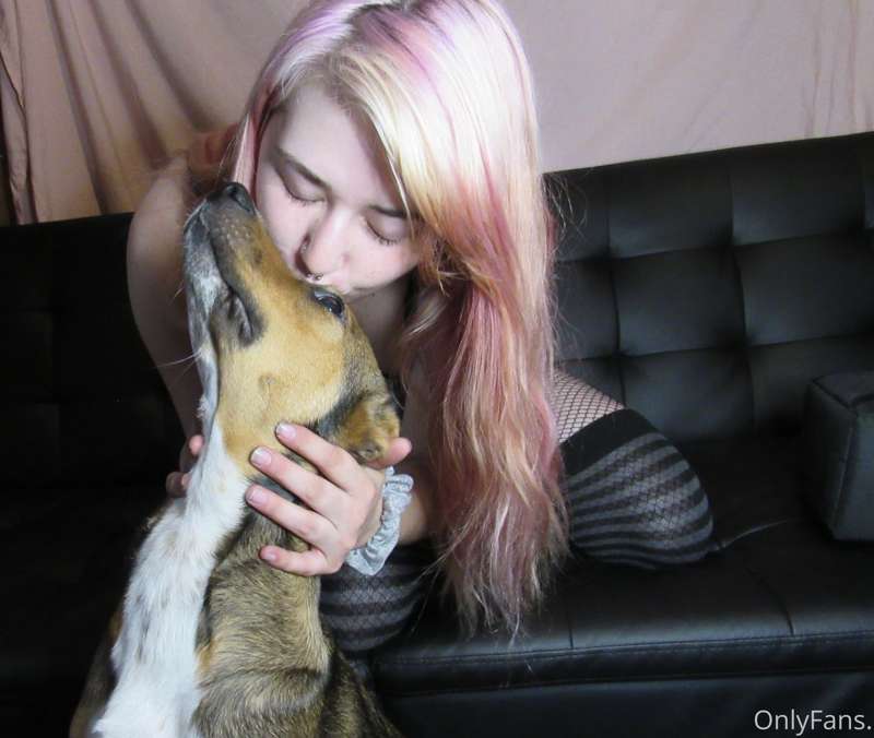 trying to get the hang of my new camera/ring light/tripod si..