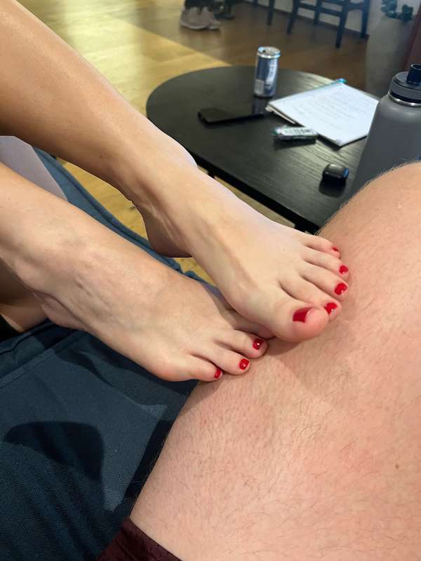 Sunday treat for the foot lovers 👣❤️ 2