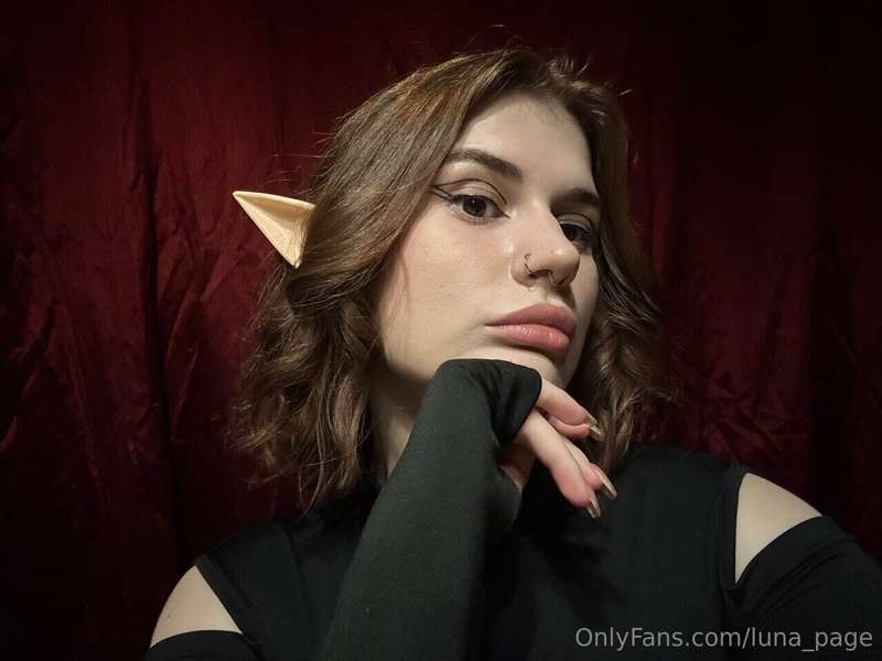 They say elven women know the secret to eternal passion 🍃 Bu..