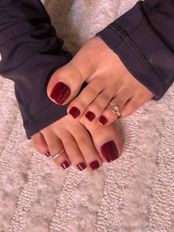 Never ending supply of cute feet pics with me around 🥰