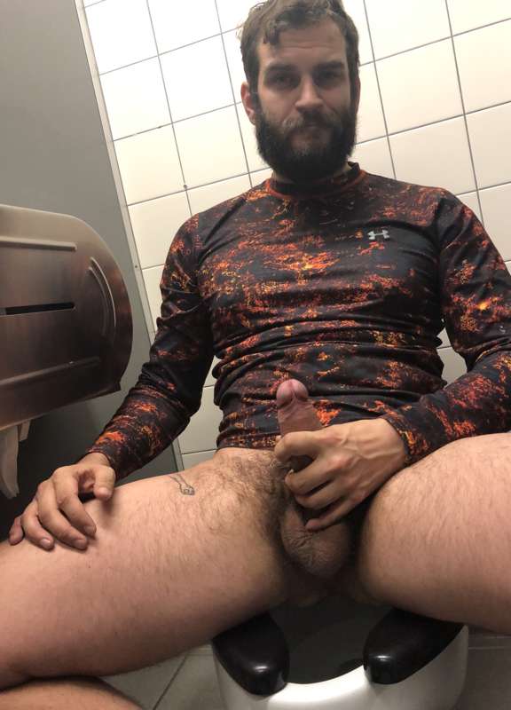 perks of visiting montreal: cruisy bathrooms again