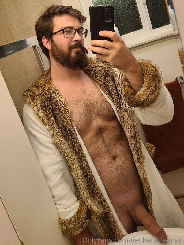 My cock feels so girthy in this pic. Who needs a hole filled..