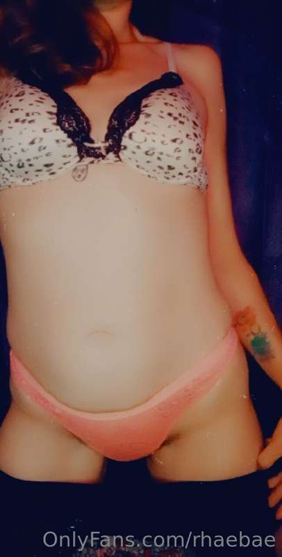 Tell me I'm pretty and watch me cum both times. 4
