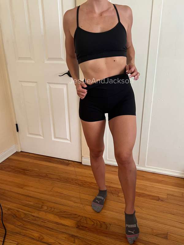 **My gym outfit this morning**
Swipe to the end if you want .. 5