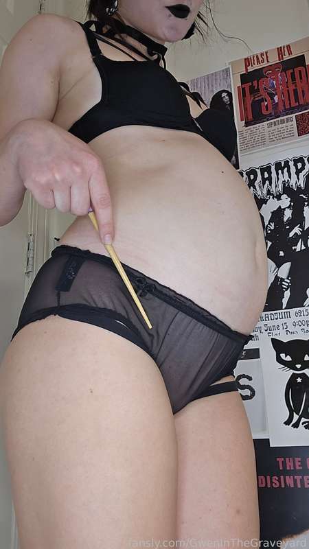 Gweninthegraveyard - Fansly - 09 Jun, 2025 26