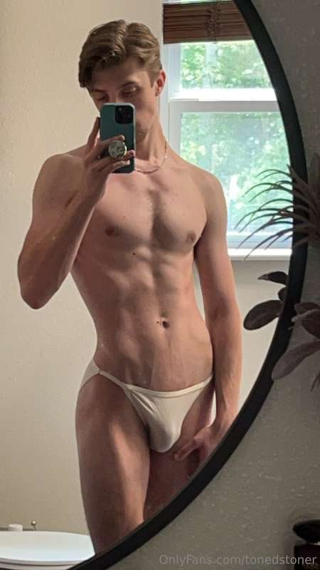 Home for the week and I'm so horny I just can't stop taking .. 4