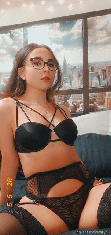 https://chaturbate.com/littlee33/ Come join me and cum! 6