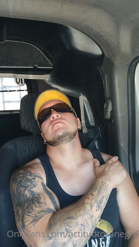 He wants to get hard 🇦🇷 You help me ?