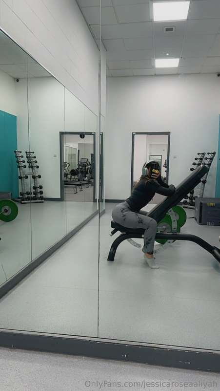 I deserve unlimited compliments today, I made it to the gym ..