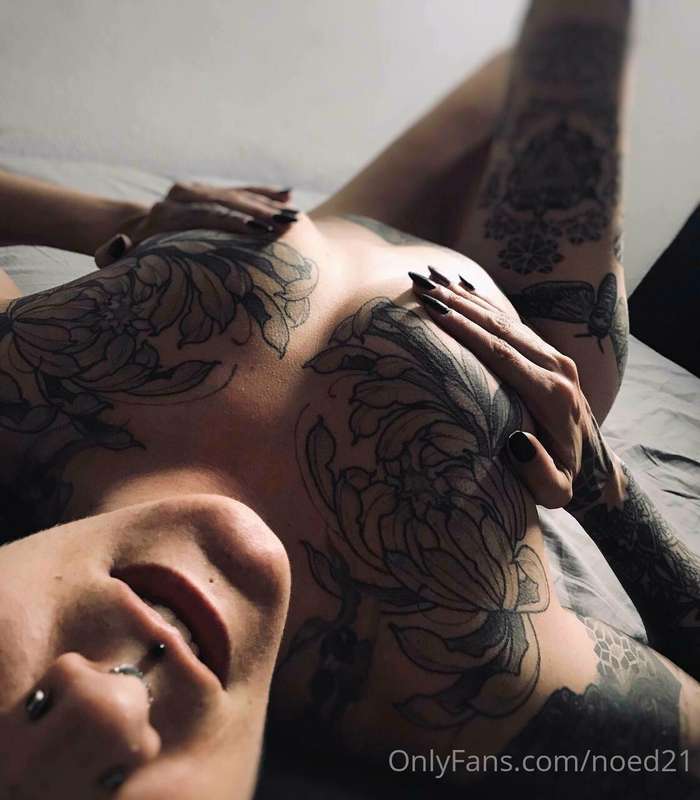 ✨🔞 @xxcallmemiaxx 🔞✨ The sweetest and dirtiest tattooed girl..