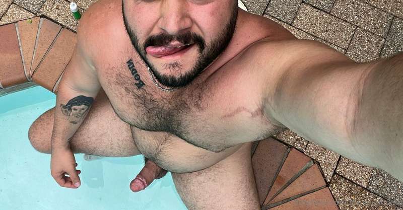 Join me in the pool 😈