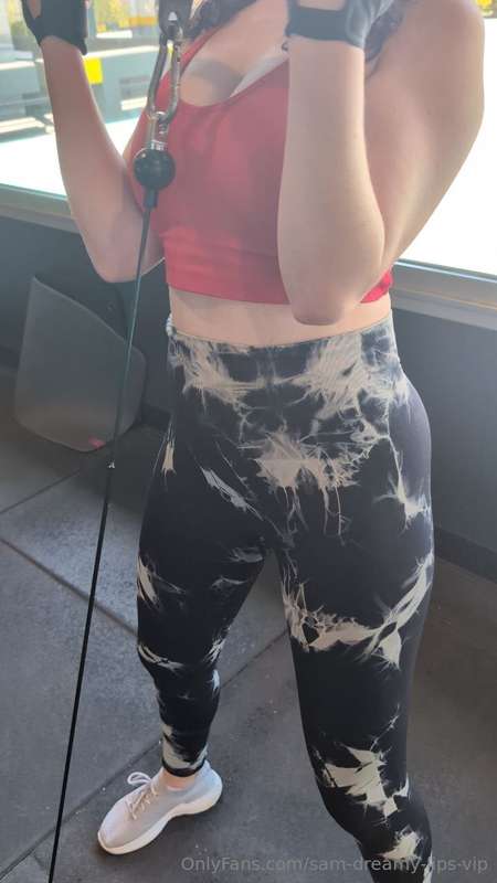 I... I've never seen anyone with boobs so big it gets uncomf..