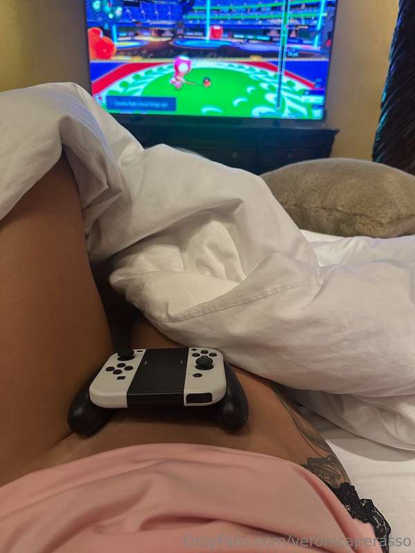 Play the game....or play with my pussy? 🙂‍↕️