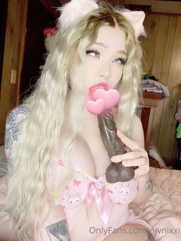 **Messy kitty🥛💦**
Check ur inbox or tip $7.77 here ✉️ for a .. 1