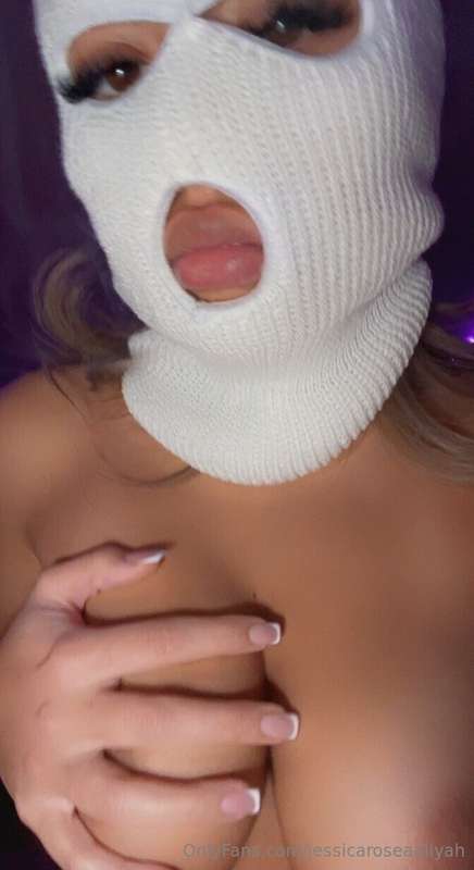And for todays Sunday announcement...   Hand Bra = Best Bra ..