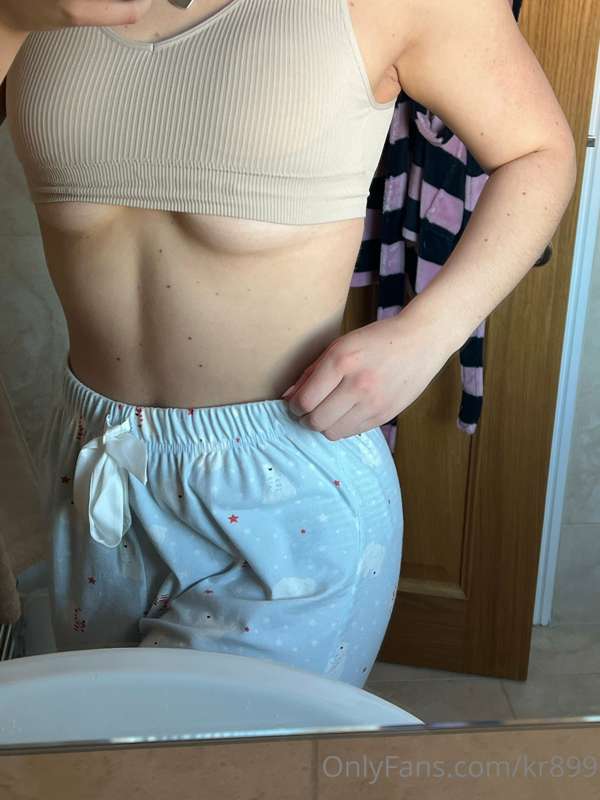 Small tits🤯🤯🤯