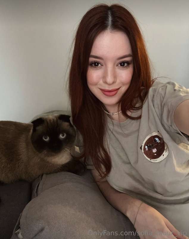 Me and the little fluffy kitty - who's cuter? 😻💖 Today I spe.. 1