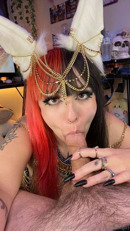 Your Goddess awaits ✨ Cock teases and blowjob selfies 😉 2