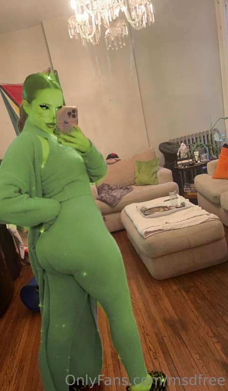 # grinch gotta fatty 🍑