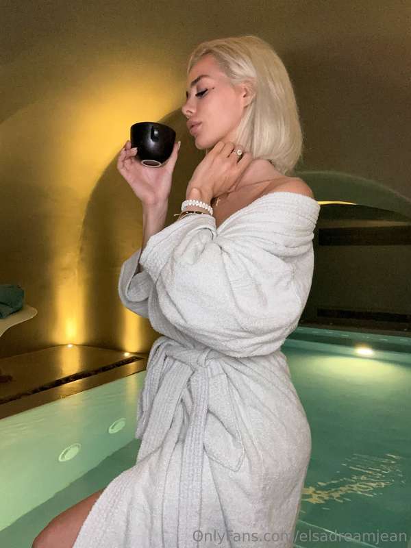 Goodmorning🩶 How did you sleep babe? 💭Will this coffee be on.. 4