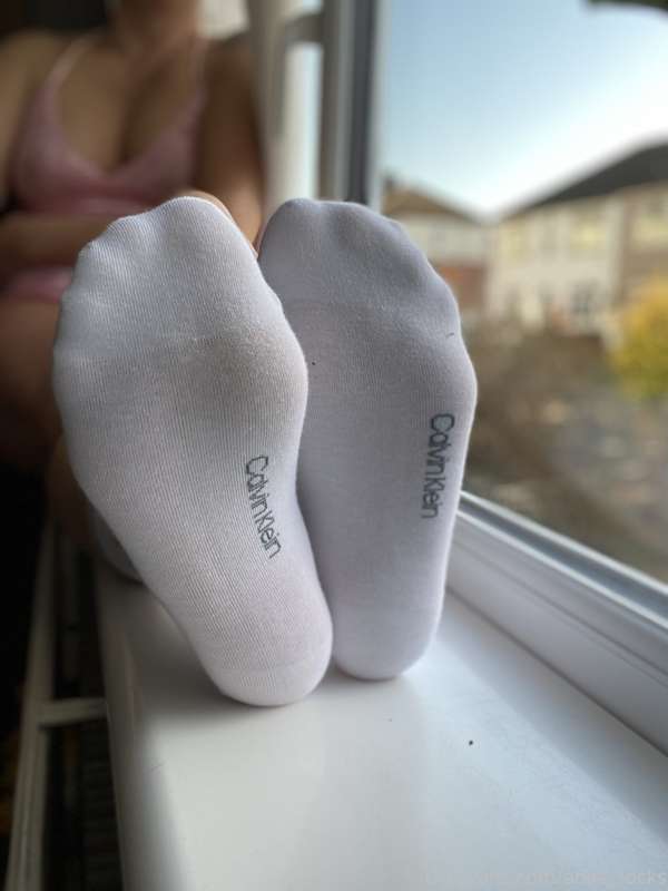 The Best view when you wake up in the morning! 

Kiss them g.. 4