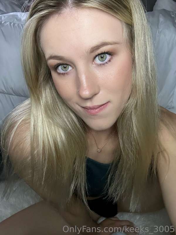 I love wearing green because it makes my eyes pop 🤩👀