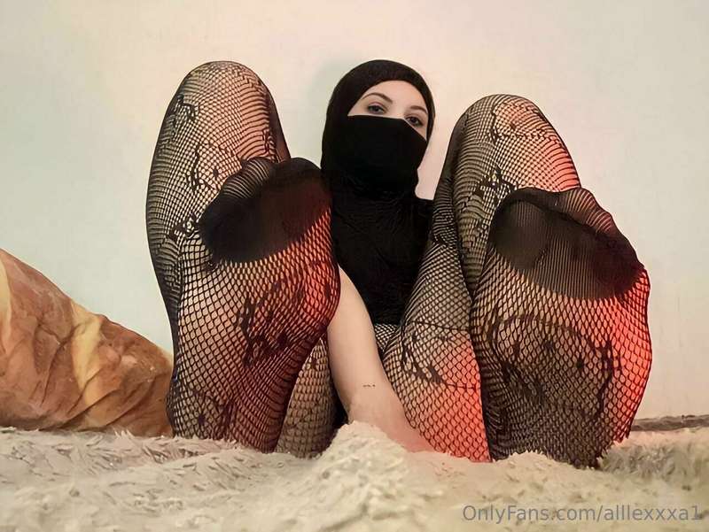 Eastern beauty🧕🏼🌙 requires worship and a real man will never..