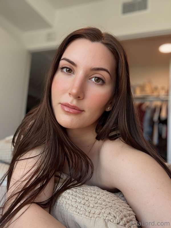 Might look innocent, but I can stretch you to your limit 🤭😇