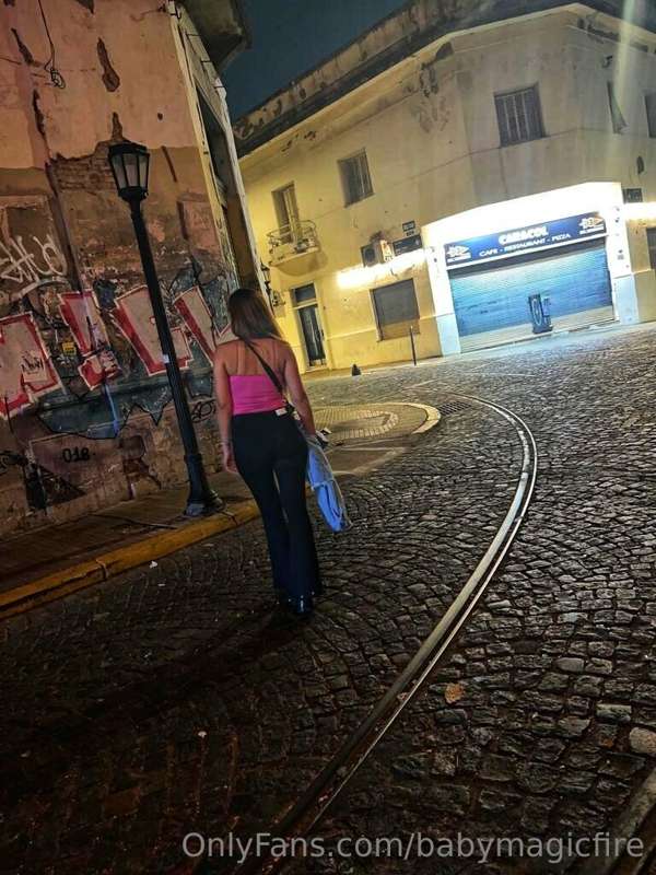 A beautiful and hot night in my city..🌃🔥