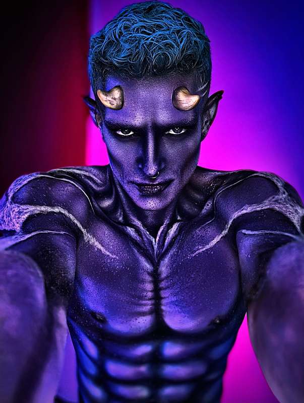 Do you think I look good in this look?😈🥵