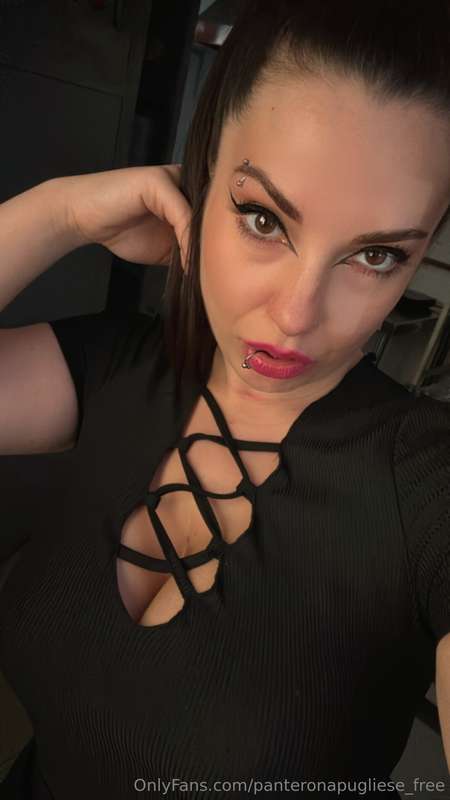 Con un culone così, la sborrata è forte e sicura 💦💦💦💦La facc..