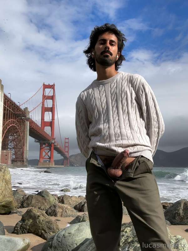 I got a little horny in San Francisco’s gay beach 🔥