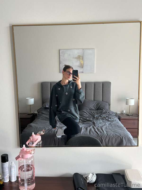 Io sono qui in stanza e tu quando arrivi? 🤍💕