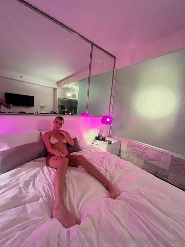 Daddy I can't sleep right now...🥺🥺 I'm too distracted by the..