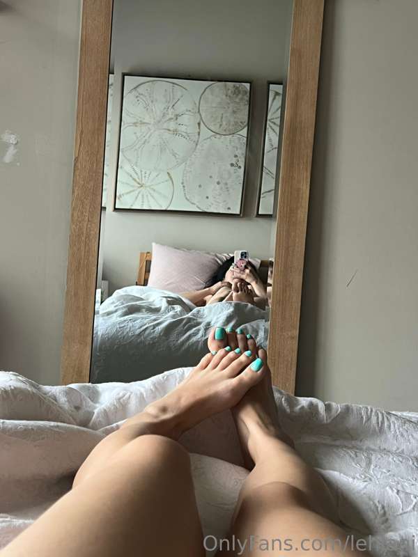 Woke up so late today 🥹 wanting my feet worshipped in bed 😌💕 2