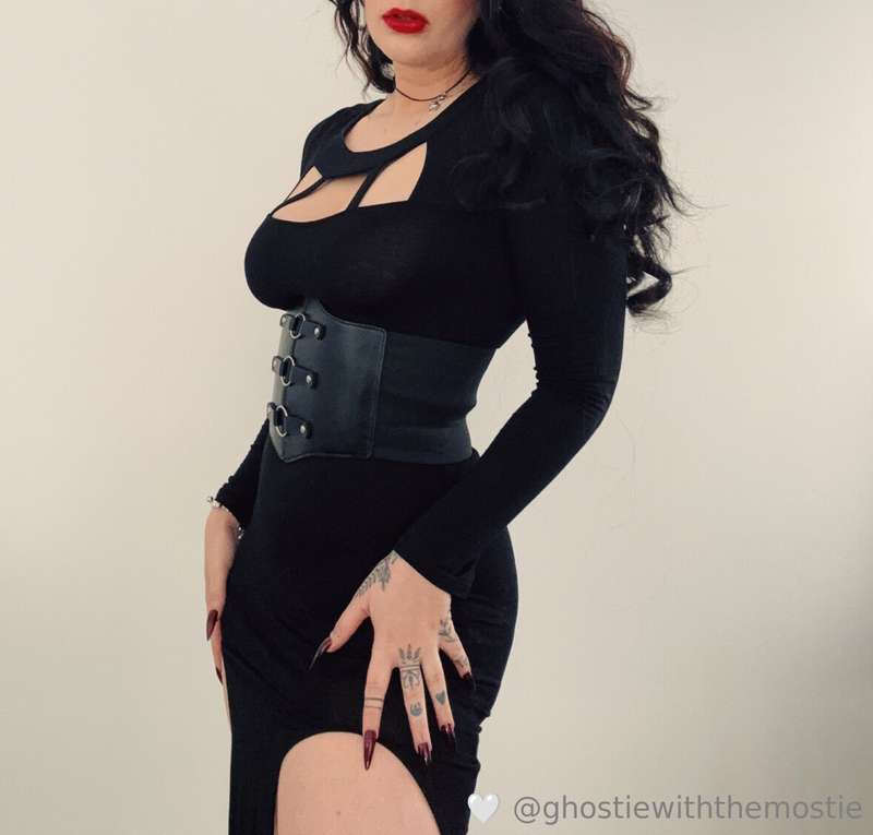💋 Miss me?  Comments open again. Why don’t you request some ..