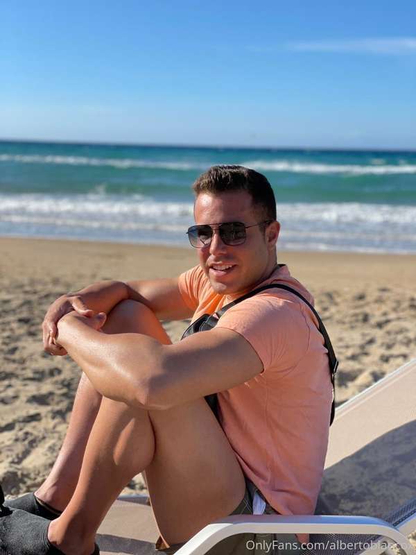 ONLINE at the beach!!! 😎🌊🌞
 🍆🍆 DM ME FOR MY PRIVATE VIDS! 🔞🔞