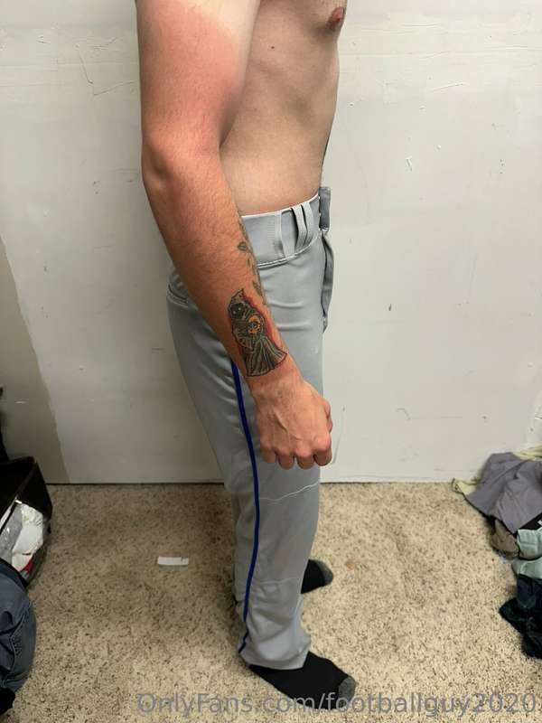 Or do I look better in baseball pants? 4