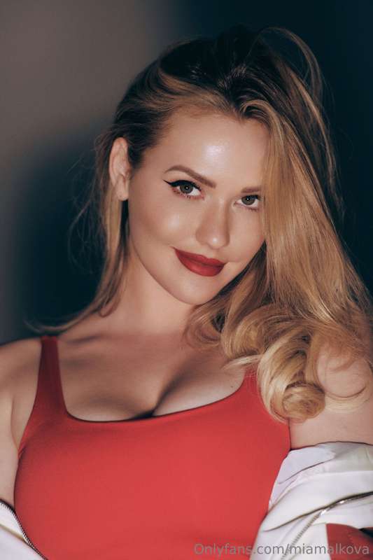Lady in Red ❤️‍🔥 3