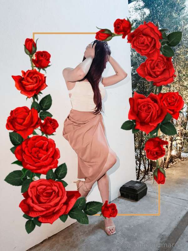 Who wants to buy me dozens and dozens of roses?!? 🌹 