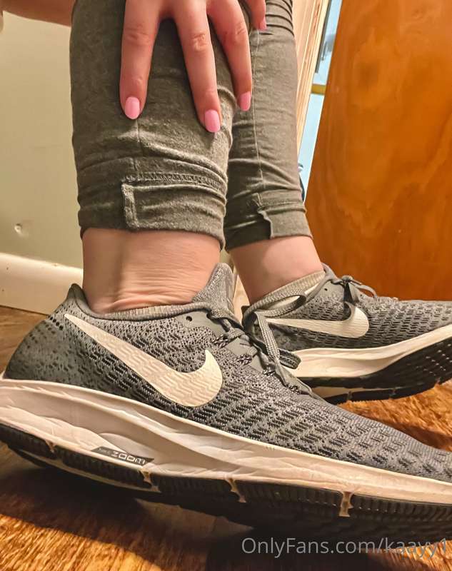 Where’s my foot lovers at? I’m gonna be incorporating more f..