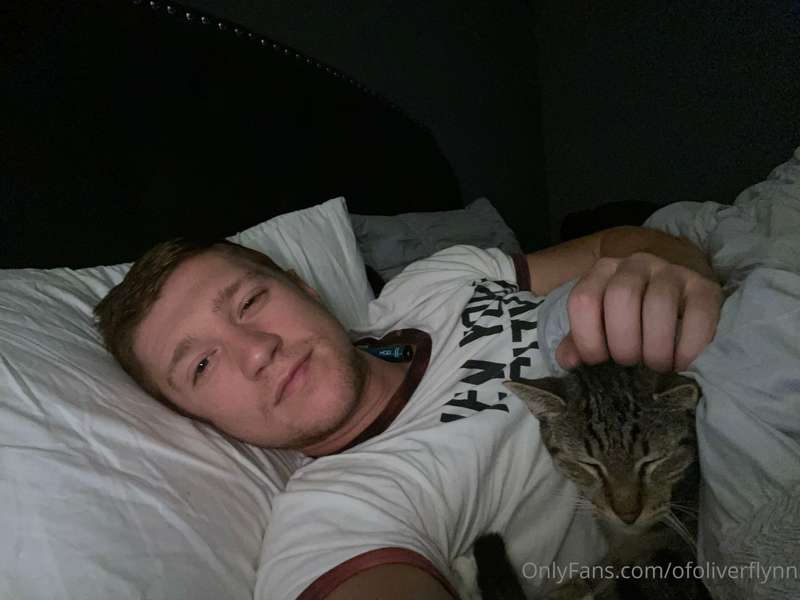 Wish I could stay in bed all day. Don't you?
