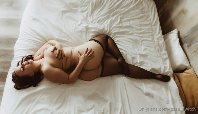 Last post from this photoshoot 
Y’all want my very first ana.. 4