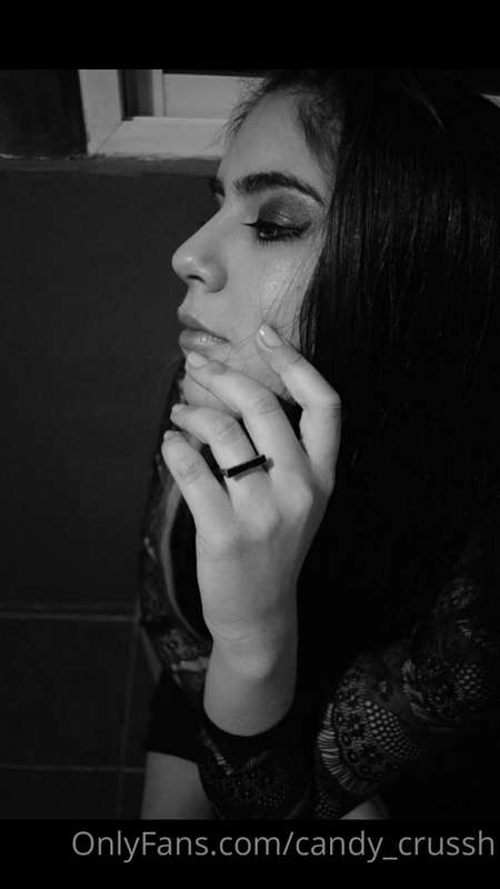 Do you want a kiss? Writeme👄