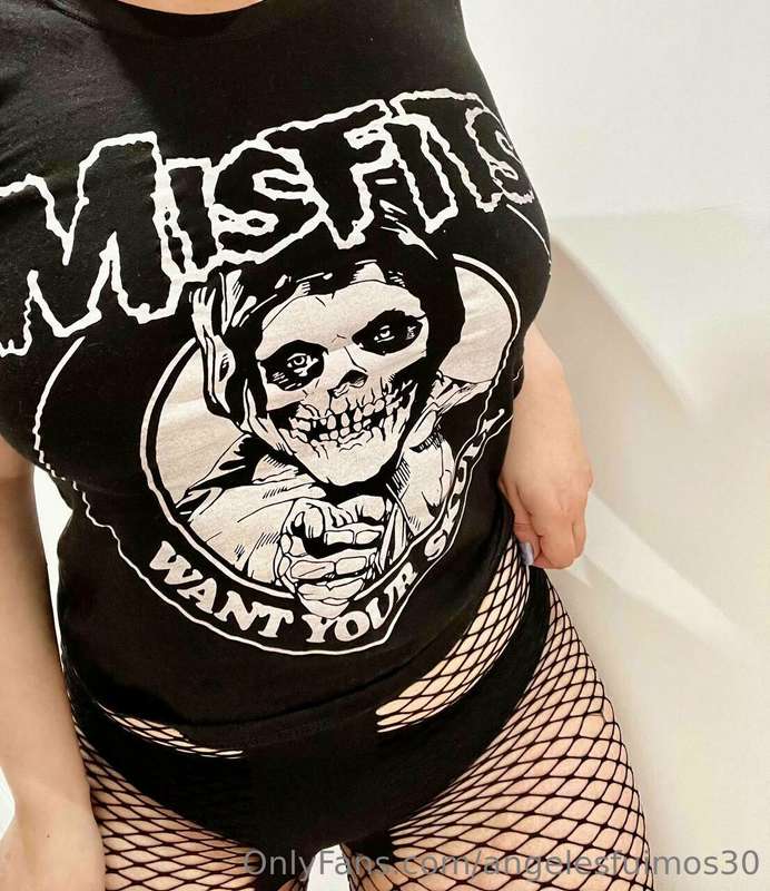 🔥🔥 HELL-O T-HERE 🔥🔥  JUST A CURVY GIRL LOOKING FOR FUN  Join..