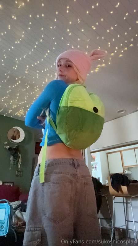 Happy Halloween from Finn 🩵🗡️⚔️Halloween was laid back and i.. 5