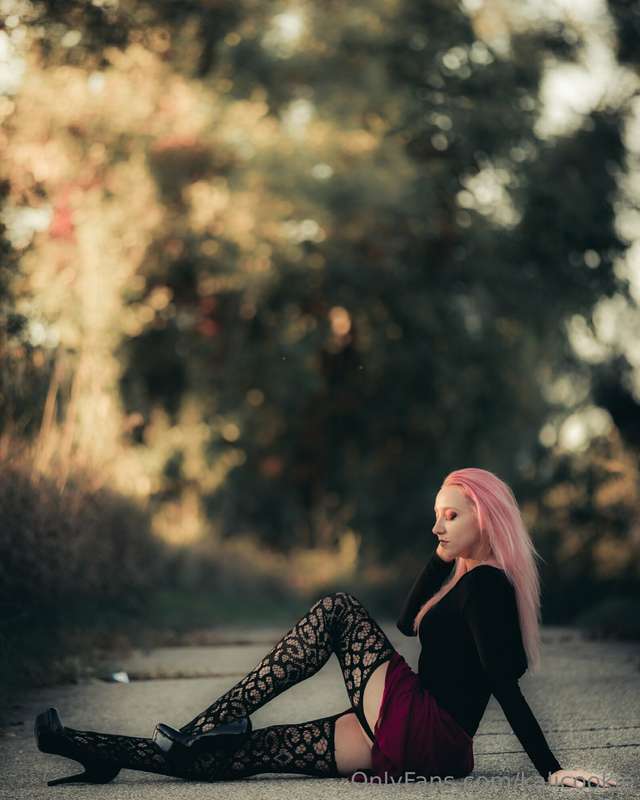 Looking forward to fall photo shoots.  Face of Horror contes..