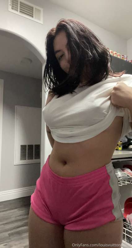 low quality pics but high quality tits! snap doesn’t do me j..